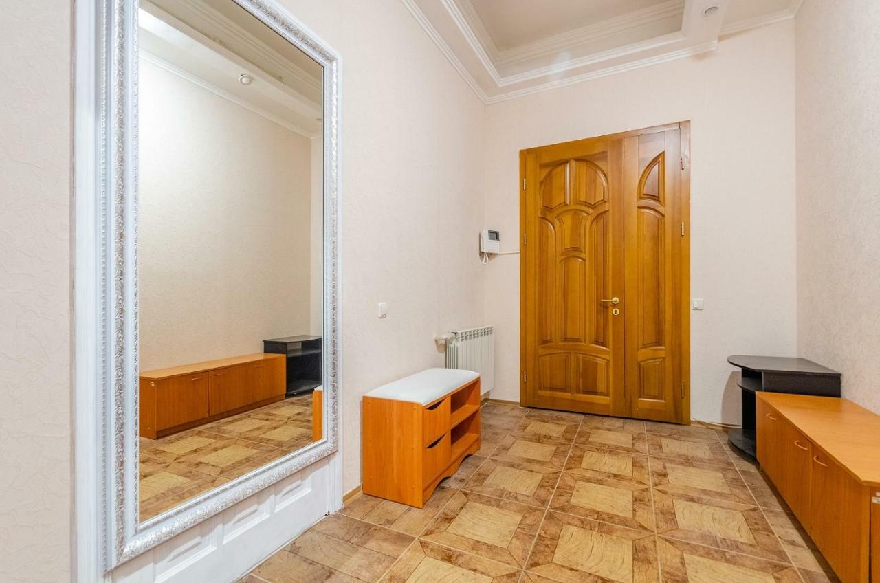Шикарная видовая 2-комнатная квартира в Центре Киева Экстерьер фото
